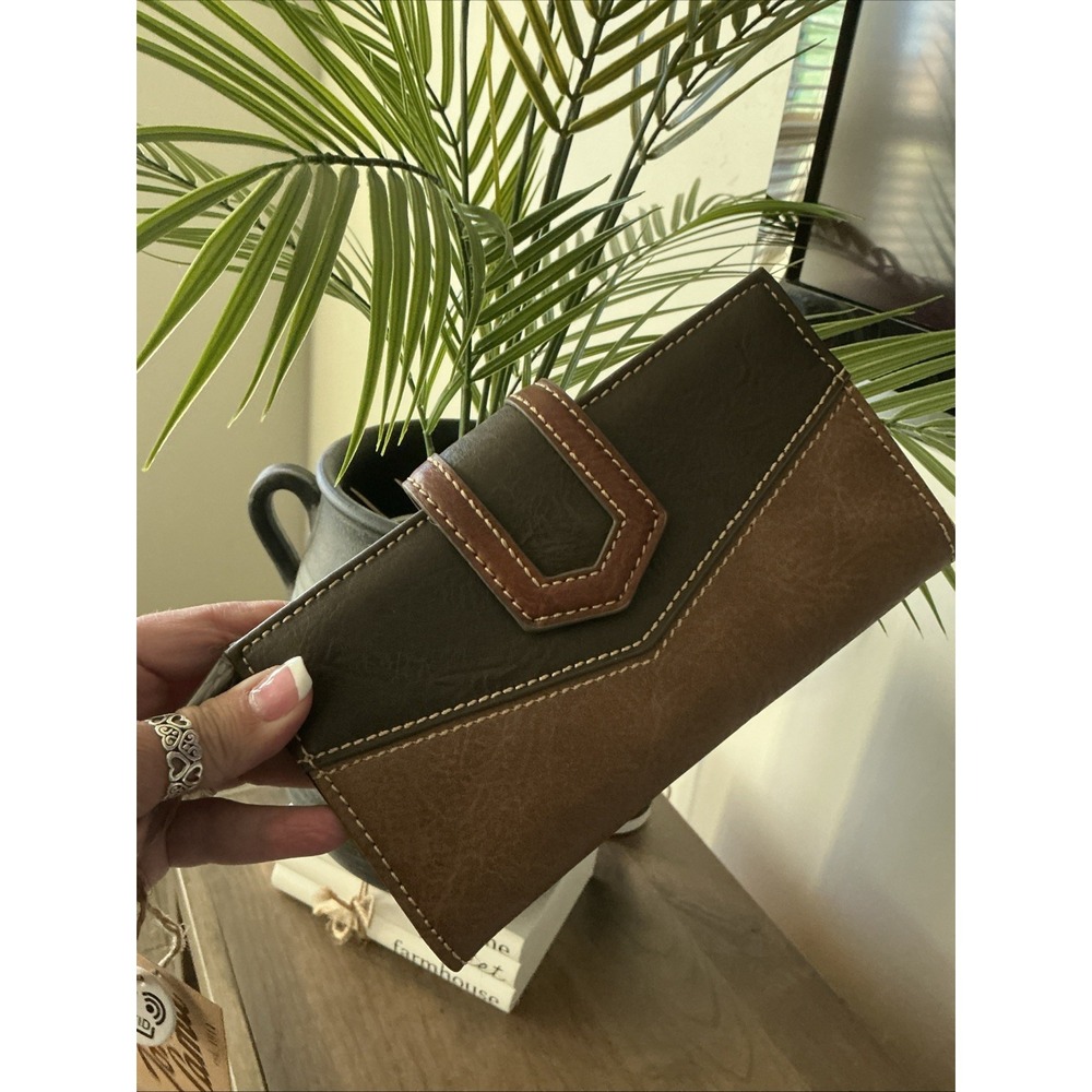 Tony Lama Women Bifold Wallet Brown Magnetic Snap RFID 12 Card Slots NWT